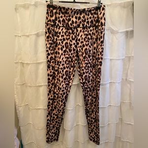 VICTORIA SECRET KNOCKOUT SPORT LEGGINGS NEW